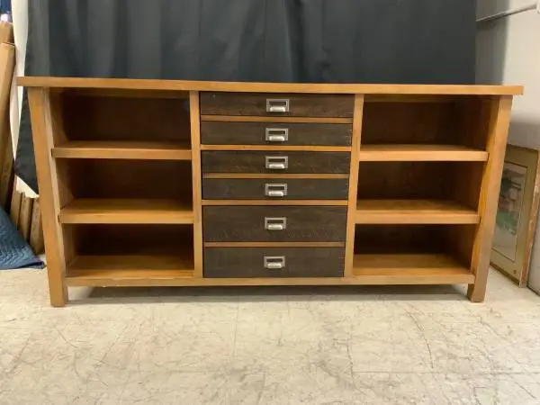 Credenza / entertainment stand tv