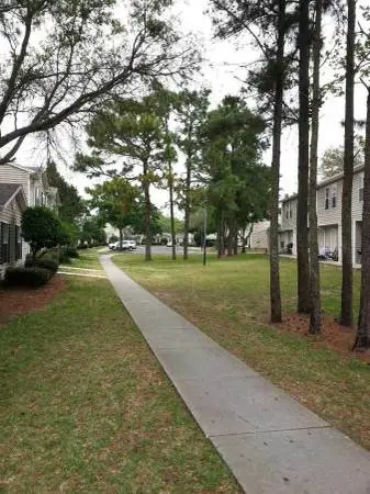 Looking for a lovely 3 Bed / 2.5 bath? Search no more! 1214 Sq Feet