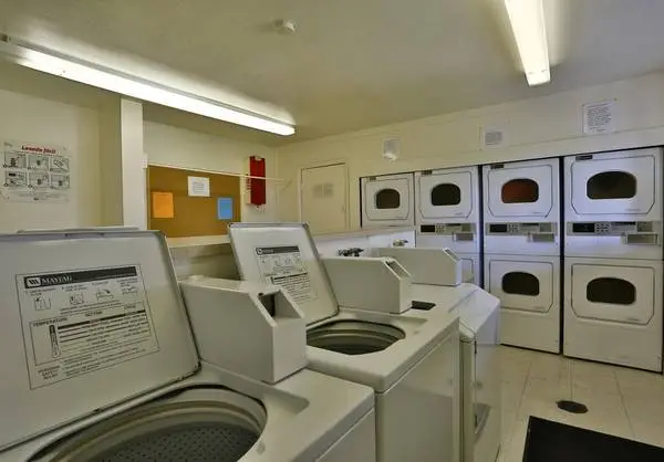 Loft Layout, Walk-In Closets, Kitchen, Range