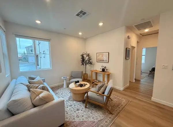 Comfort, convenience and unmatched amenities. 2 BR/2 BA, 746 SqFt