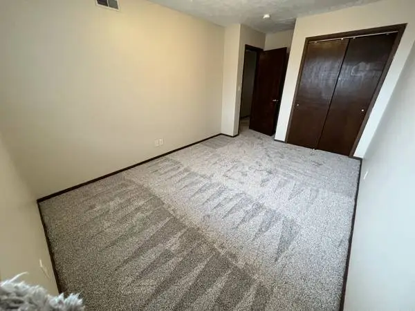 🐶 Pet-Friendly 2 Bed 1 Bath Apartment — Available This Week!