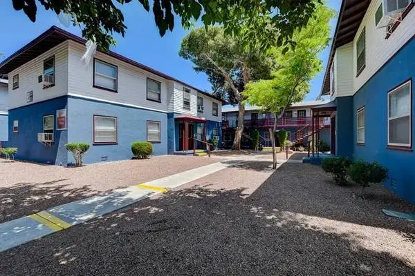 Situated in Las Vegas!, 1B/1B, Laundry Facilities