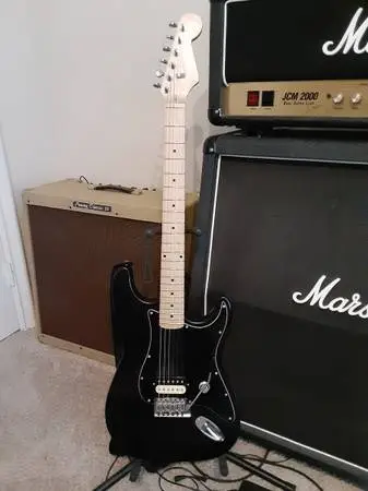 EVH Stratocaster Fast Player ..Better Then Fender anyday !