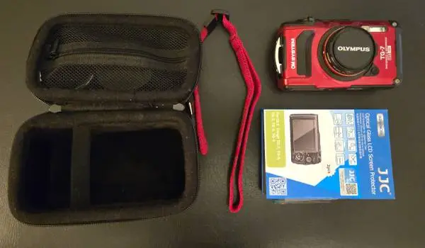 Olympus TG-7 Red plus xtras - new