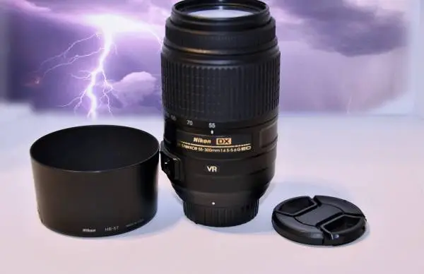 Nikon AF-S ED DX VR NIKKOR 55-300mm Zoom Lens. Like New