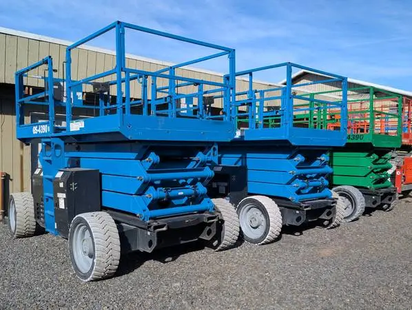 Genie GS4390 RT scissor lift 4x4