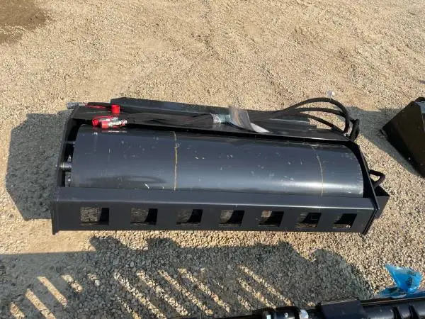 Vibratory skidsteer roller