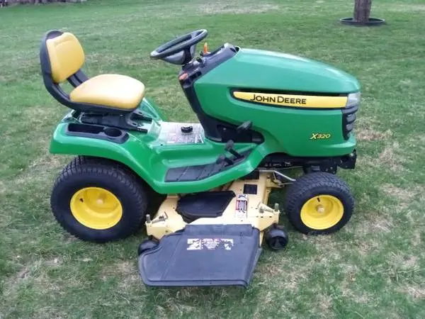 JOHN DEERE  X320   54 INCH