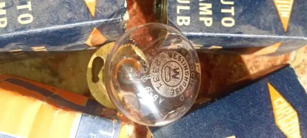 Antique auto light bulbs 6 volt set of 9 $55
