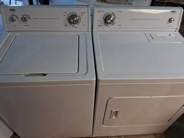 Inglis(Whirlpool) Washer dryer.  LIKE NEW CONDITION.