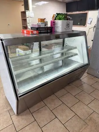 6 ft deli case/restaurant Equipment