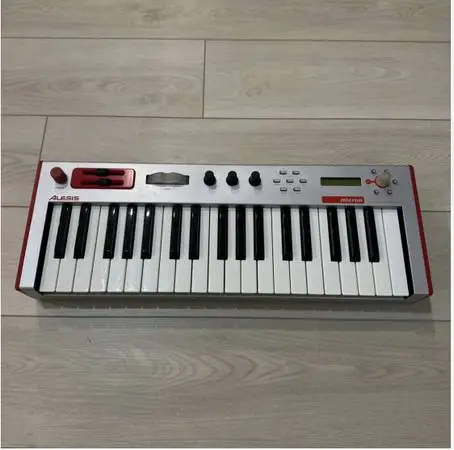 Alesis Micron Analog Modeling Synthesizer/Keyboard