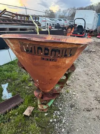Tractor fertilizer spreader!!