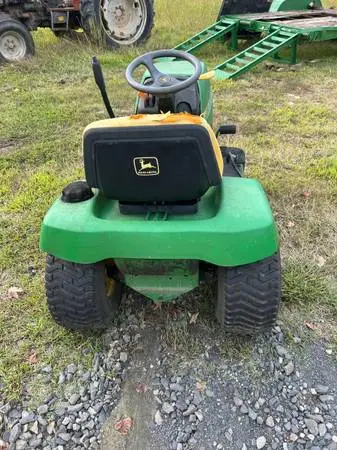 Lawn mowers John Deere