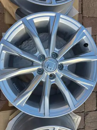 Honda cr-v new wheels 18 for sale