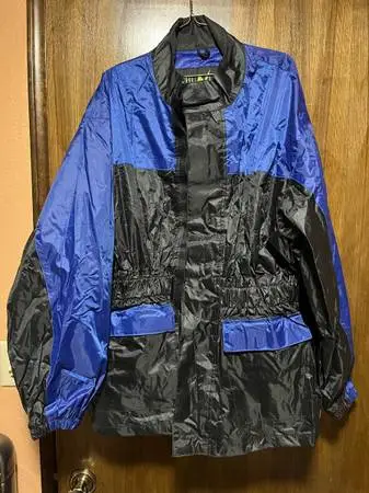===BLACK AND BLUE MOTORCYCLE RAIN SUIT===