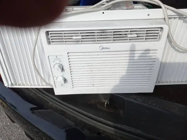 White Media window ac.