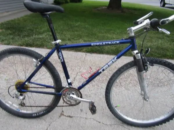 TREK MOUNTAIN BIKE