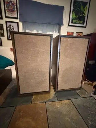 KLH Model 32 Vintage speakers