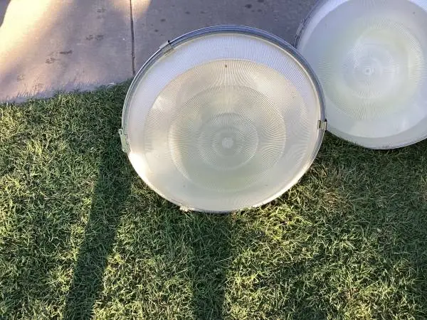 2 large commercial light fixtures