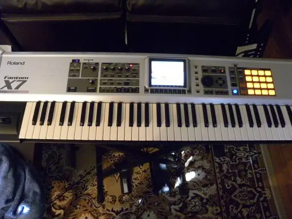 Roland Fantom X7 76 Key Workstation