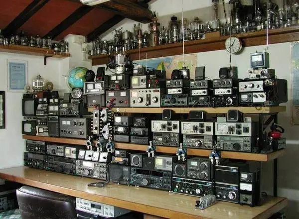Buying Wanted HAM Radio CB Radio Stereo Equipment Vintage Electronics