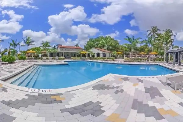 Relax by the Pool in Beautifully Landscaped Grounds! 🌞