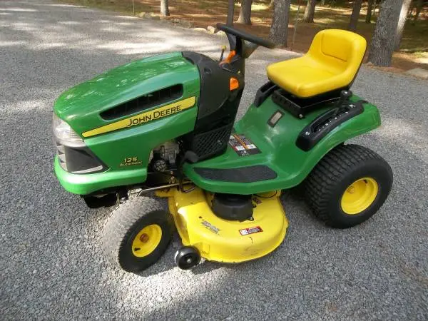 John Deere 125 Automatic