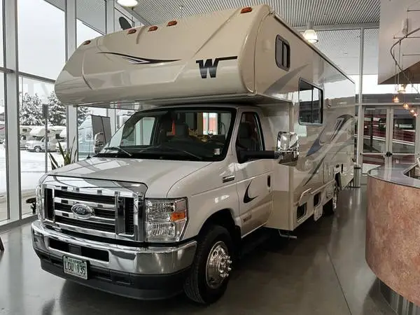 2024Winnebago Minnie Winnie 25B