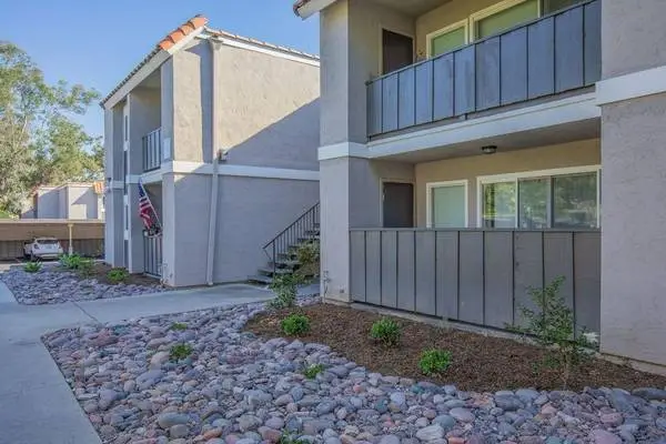 Located in Oceanside, 2/bd, Laundry Facility