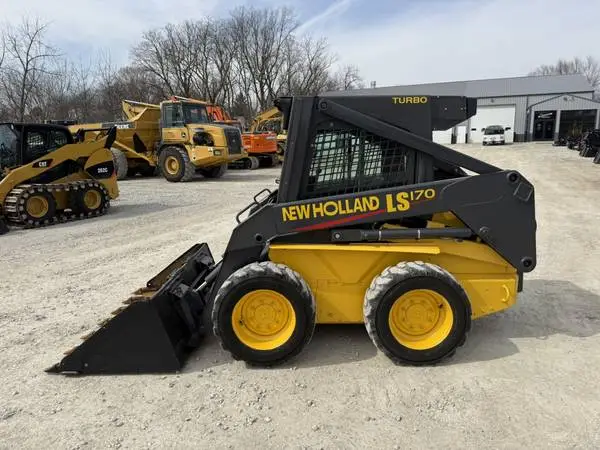 2004 New Holland LS170 Skid Steer loader, Full Cab, Clean!!!
