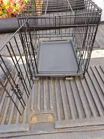 Single Door Folding Black Wire Small Dog or Cat Crate