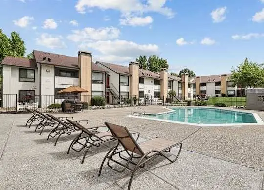 Located in Rocklin, 2BD 1.5BA, Two Refreshing Pools