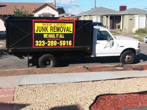 ____JUNK & TRASH REMOVAL & HAULING & CLEAN UP 323-289-5916 Jay