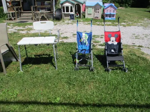 ~~SMALL~~KIDS OR DOLL~~STROLLERS