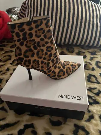 Nine West Booties SZ 7