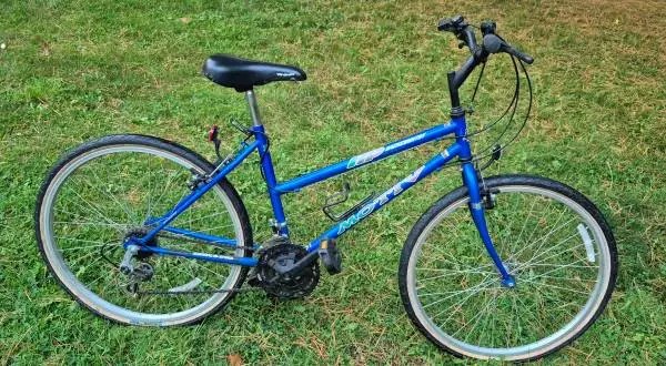 Motiv Backcountry HP Hybrid Bicycle