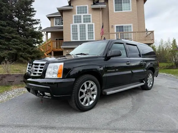 2006 CADILLAC ESV 105,214 MILES