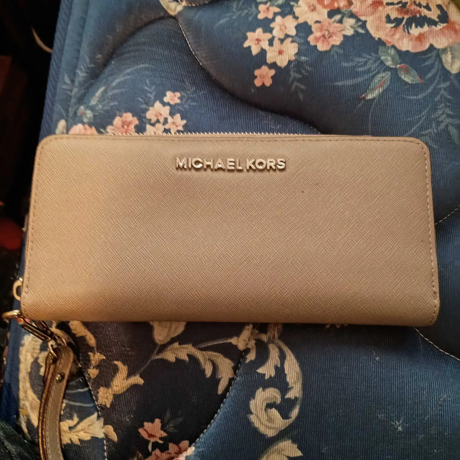Michael kors wallet