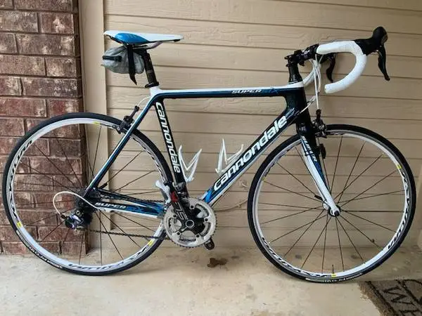 CANNONDALE SUPER-SIX - LIKE NEW AND PERFECT!!