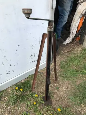 Vintage 3 Legged Jack