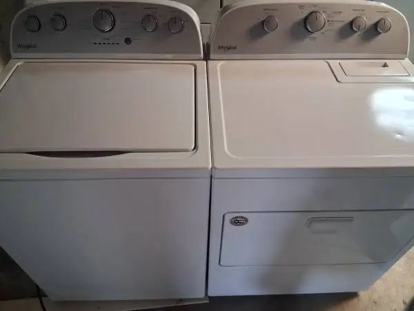 Whirlpool Washer   LIKE NEW CONDITION.