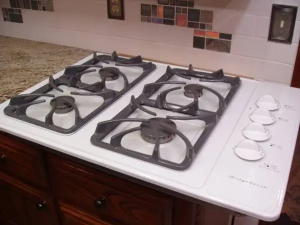 Frigidaire 30 Gas Cooktop -- White