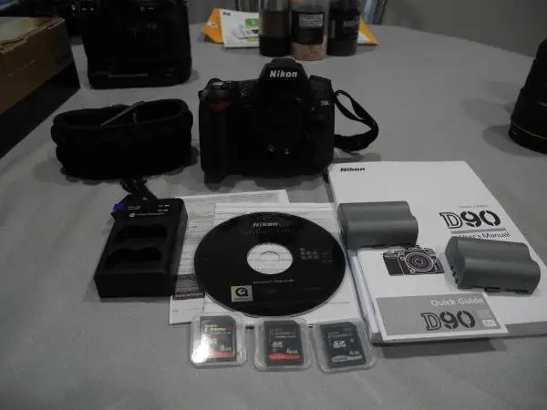 Nikon complete outfit look like new!