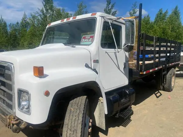 1985 international flatbed