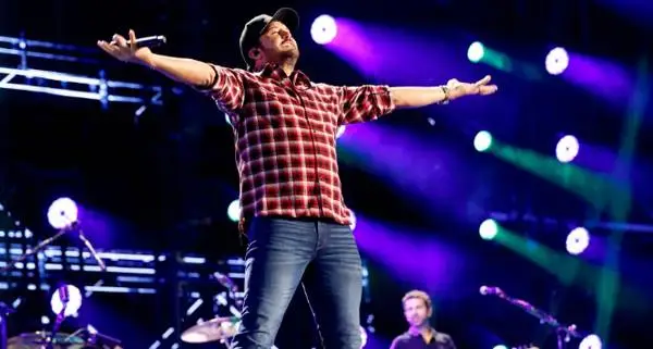 🎸 Luke Bryan Live Concert 💨 I also have proof of purchase