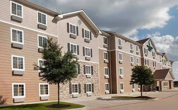 Live in Comfort - No Lease, No Deposit!
