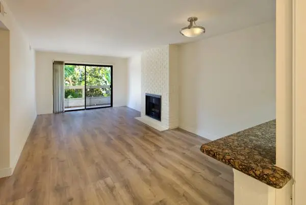 Studio Apt For Summer/Fall. Pre-leasing Available. Westwood