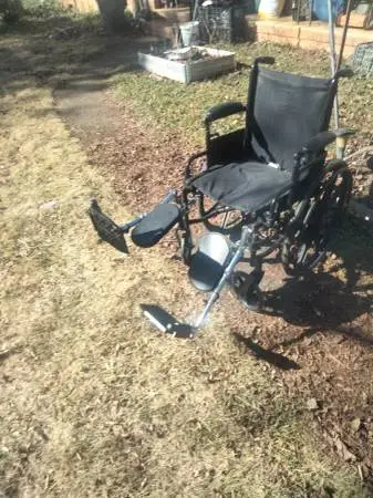 ProBasics wheelchair w adjustable leg supports