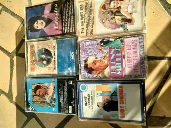Country, pop, big band, etc CDs And cassettes